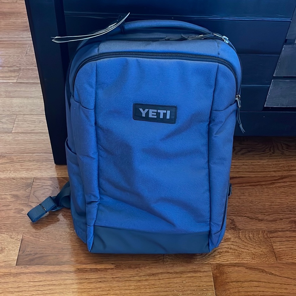 YETI Crossroads Backpack 23 Blue New with tags